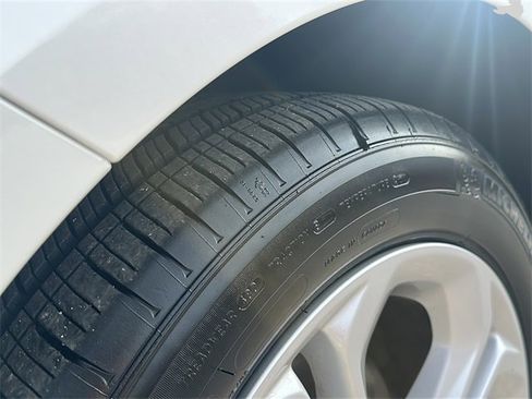 Certified 2025 Honda Accord LX image 5