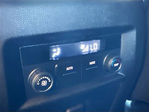 Used 2023 Chevrolet Traverse LT w/ Midnight/Sport Edition image 25