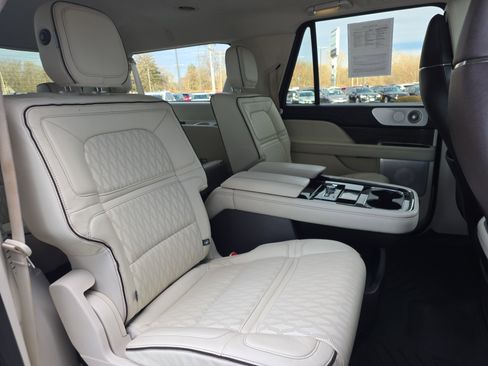Used 2018 Lincoln Navigator L Black Label w/ Cargo Package image 40