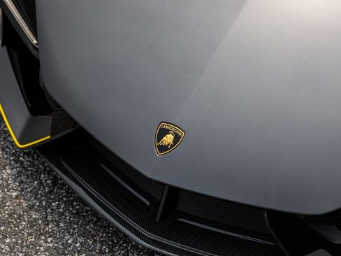 Used 2025 Lamborghini Revuelto AWD/4WD image 4