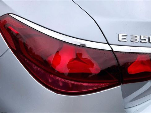 Used 2024 Mercedes-Benz E 350 4MATIC Sedan image 23