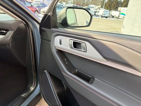 Used 2025 Ford Explorer Active image 14