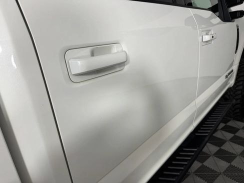 Used 2022 Ford F350 Lariat w/ Black Appearance Package AWD/4WD image 31