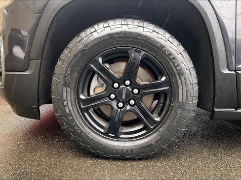 Used 2020 GMC Acadia AT4 w/ LPO, 'HIT The Road' Package image 7