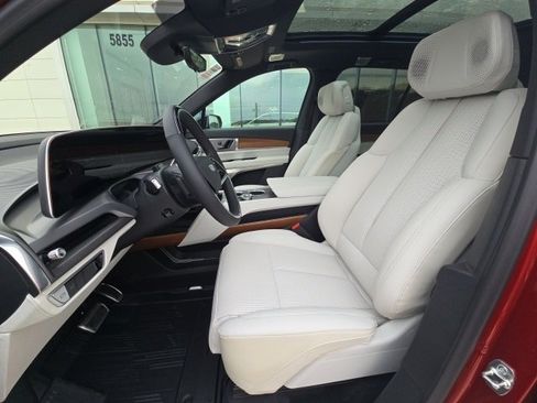 New 2026 Cadillac Vistiq Sport w/ LPO, Floor Liner Package image 10