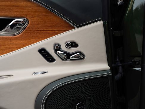 Certified 2024 Bentley Flying Spur W12 image 40