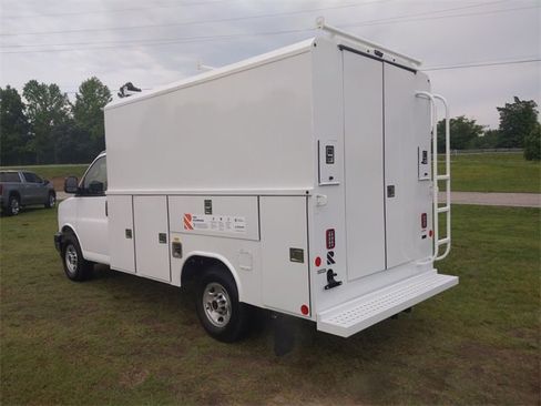 New 2025 GMC Savana 3500 w/ Power Convenience Package image 13