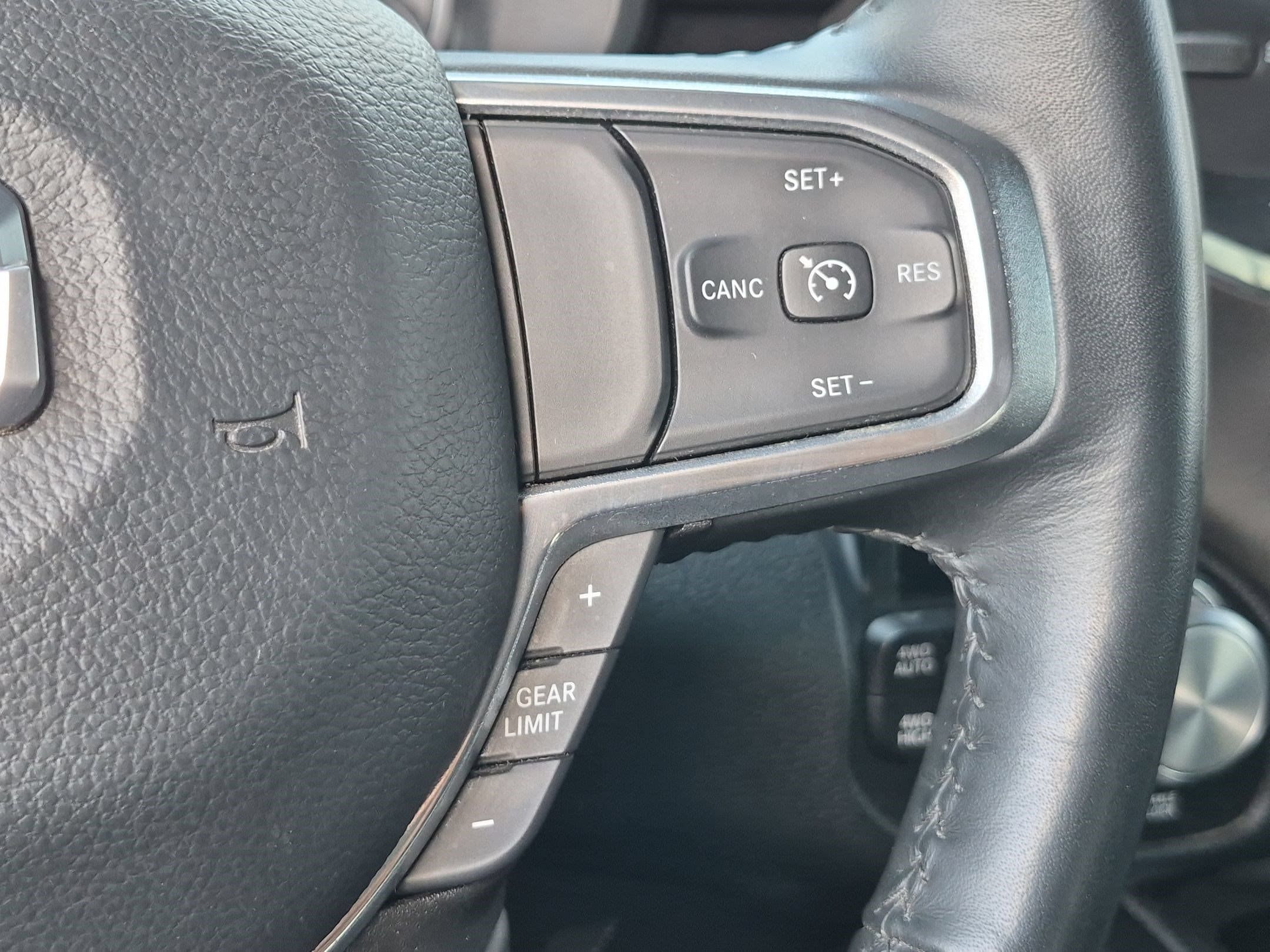 Used 2022 RAM 1500 Laramie AWD/4WD image 15