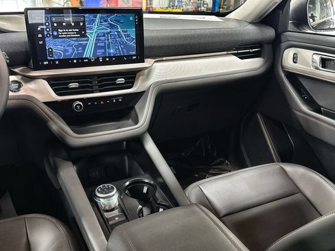 New 2026 Ford Explorer Active w/ Active Comfort Package AWD/4WD image 27
