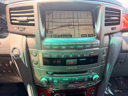 Used 2008 Lexus LX 570 4WD w/ Technology Pkg image 22