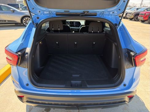 Used 2024 Chevrolet Trax RS w/ Sunroof Package image 23