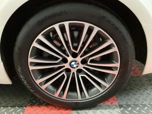 Used 2019 BMW 530i xDrive w/ Convenience Package AWD/4WD image 5