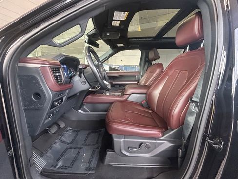Used 2024 Ford Expedition Limited image 9