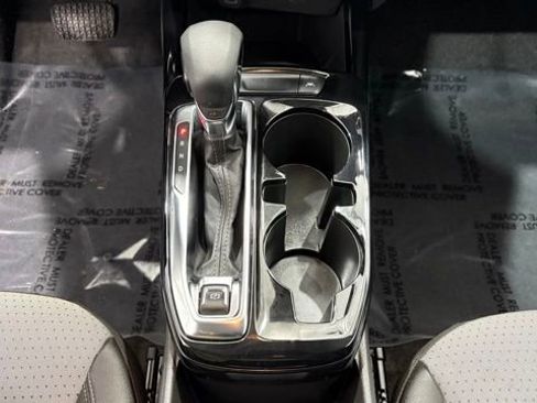 Used 2025 Chevrolet Trax LT w/ LT Convenience Package image 38