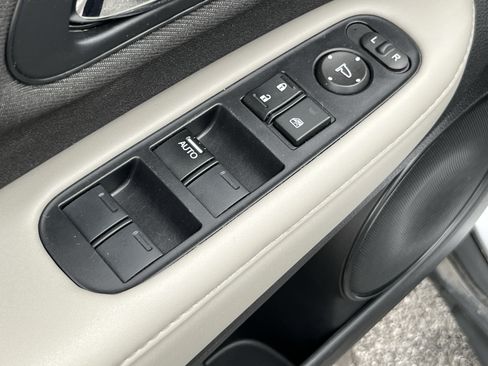 Used 2021 Honda HR-V LX image 20