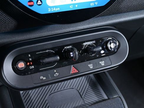 Used 2025 MINI Cooper Countryman SE w/ Comfort Package Max image 17