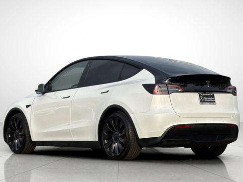 Used 2022 Tesla Model Y Performance image 13