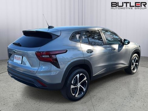 New 2026 Chevrolet Trax RS w/ Sunroof Package image 5