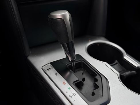 Used 2014 Toyota Camry SE FWD image 30
