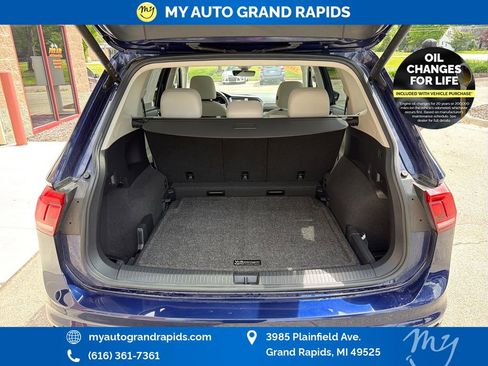 Used 2022 Volkswagen Tiguan SE AWD/4WD image 28