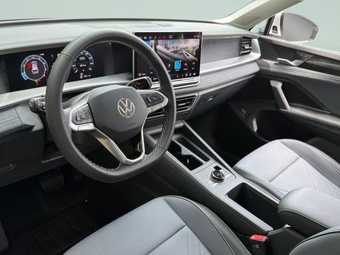 New 2026 Volkswagen Tiguan SE AWD/4WD image 33