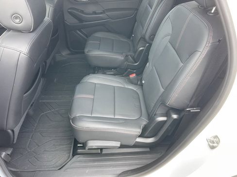 Used 2023 Chevrolet Traverse RS w/ LPO, Floor Liner Package image 28