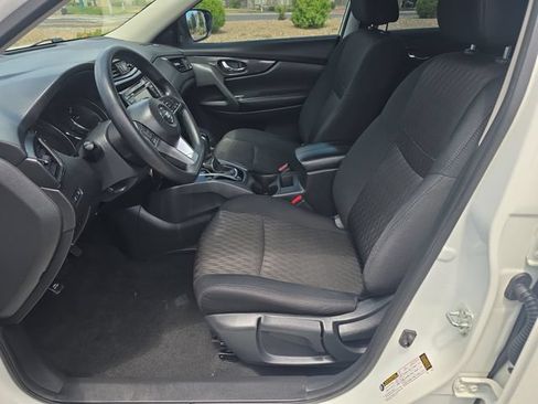Used 2018 Nissan Rogue S AWD/4WD image 12