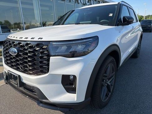 Used 2025 Ford Explorer ST-Line w/ Premium Package RWD image 12