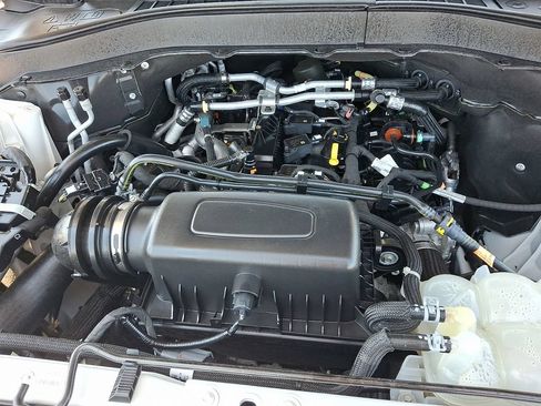 Used 2021 Ford Explorer XLT w/ Equipment Group 202A AWD/4WD image 30