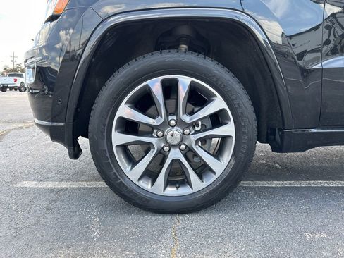 Used 2018 Jeep Grand Cherokee Overland AWD/4WD image 51