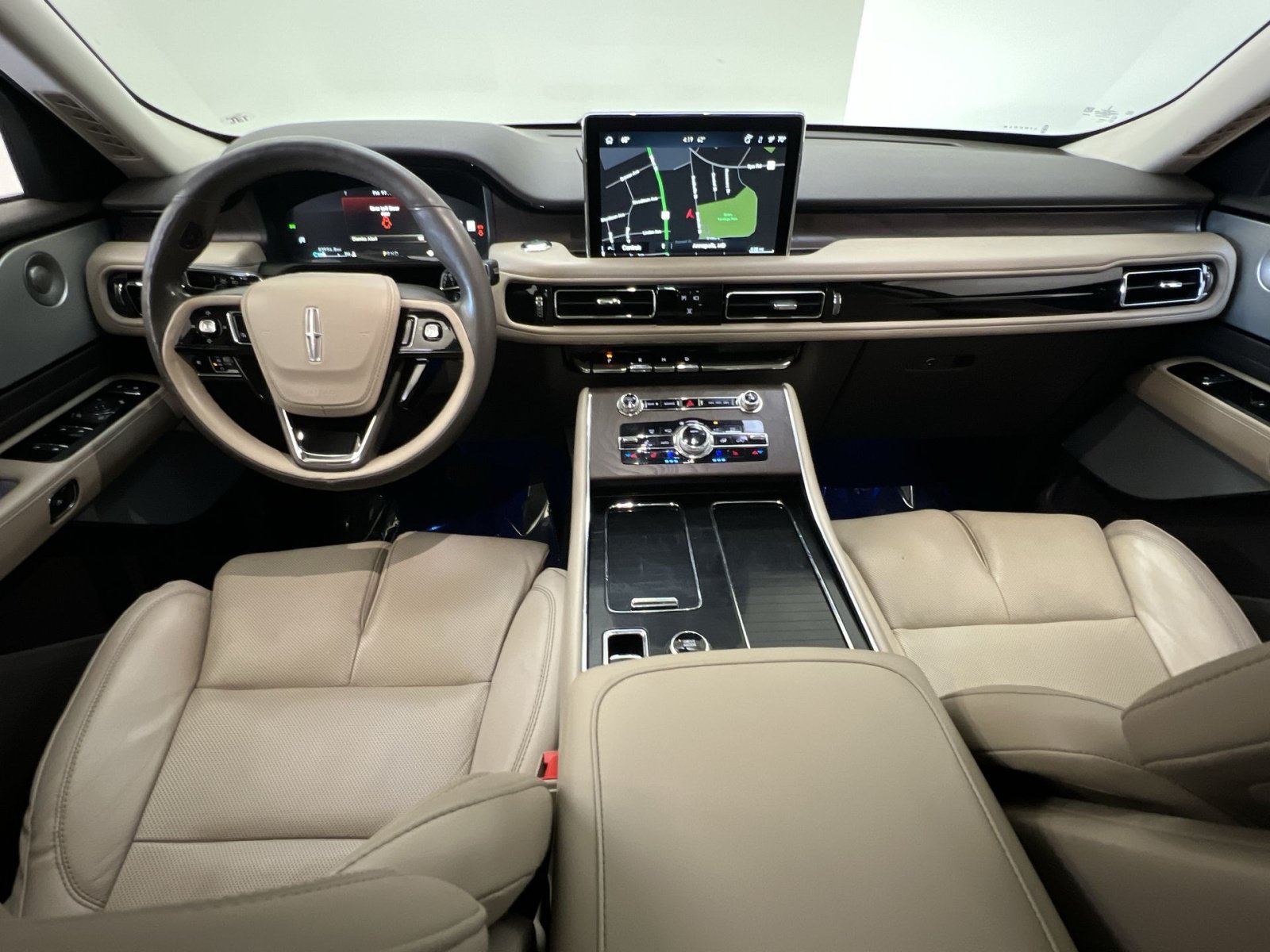 Used 2023 Lincoln Aviator Reserve w/ Equipment Group 201A AWD/4WD image 22