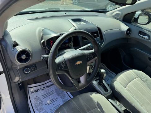 Used 2014 Chevrolet Sonic LT image 18