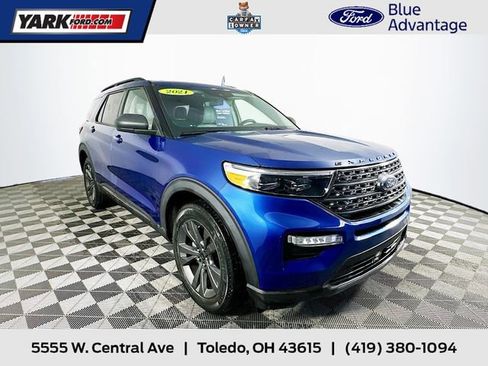 Certified 2021 Ford Explorer XLT w/ Equipment Group 202A image 1