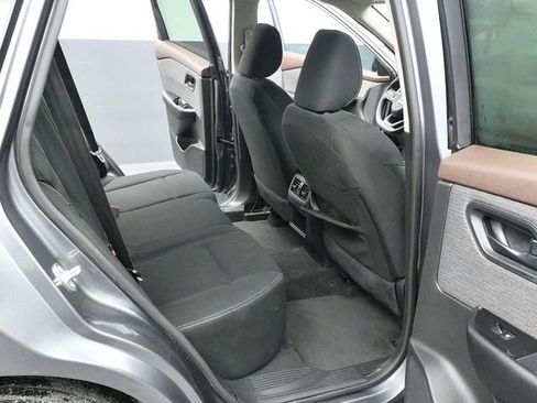 Used 2023 Nissan Rogue S image 9