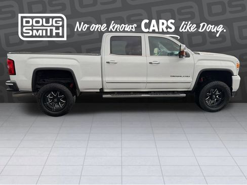 Used 2018 GMC Sierra 2500 Denali image 6