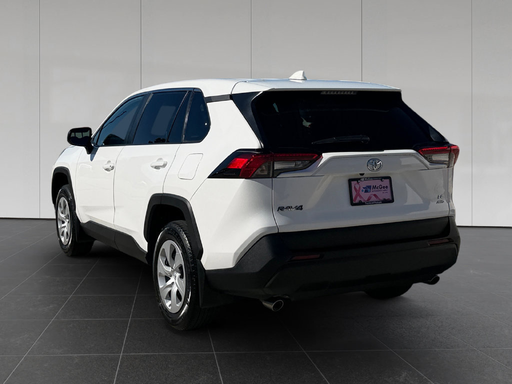 Used 2024 Toyota RAV4 LE AWD/4WD image 3
