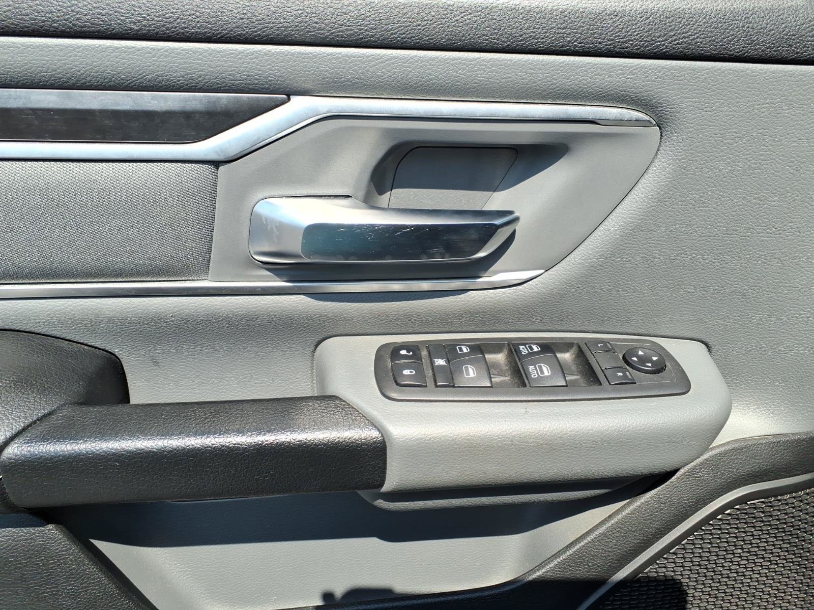Used 2019 RAM 1500 Big Horn AWD/4WD image 11