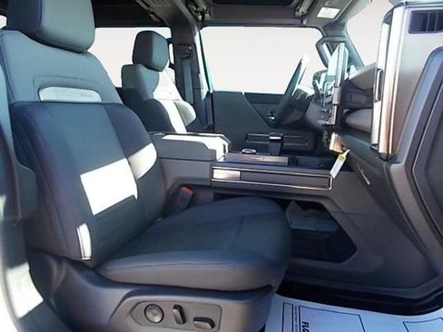 New 2025 GMC Hummer EV 2X w/ Extreme Off-Road Package image 15