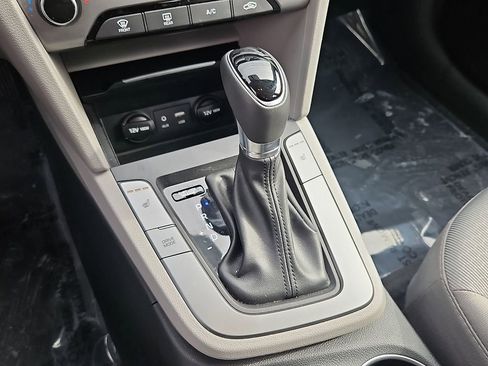 Used 2018 Hyundai Elantra Value Edition image 16