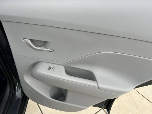 Certified 2025 Hyundai Kona SEL FWD image 9