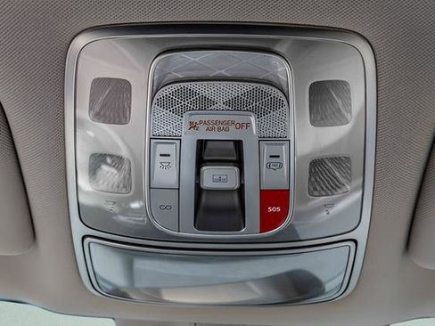 Used 2024 Genesis GV60 RWD image 19