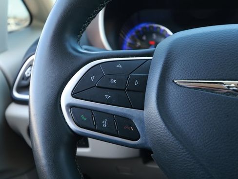 Used 2023 Chrysler Voyager LX image 13