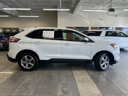 Used 2024 Ford Edge SEL w/ Convenience Package image 12