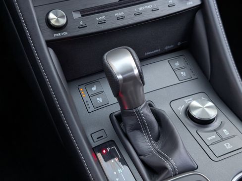 Used 2024 Lexus RC 350 F Sport image 32