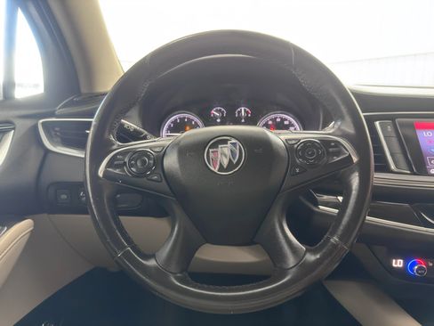 Used 2020 Buick Enclave Essence FWD image 20