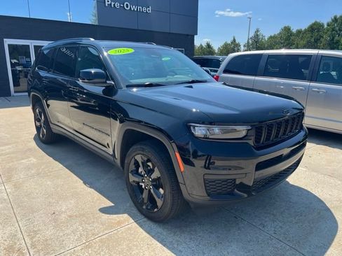 Certified 2025 Jeep Grand Cherokee L Altitude AWD/4WD image 1