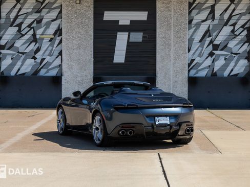 Used 2024 Ferrari Roma Spider RWD image 11