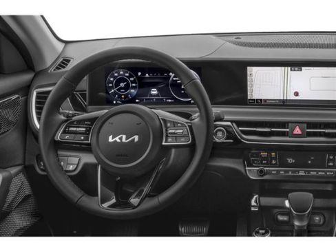 Used 2025 Kia Seltos S image 4