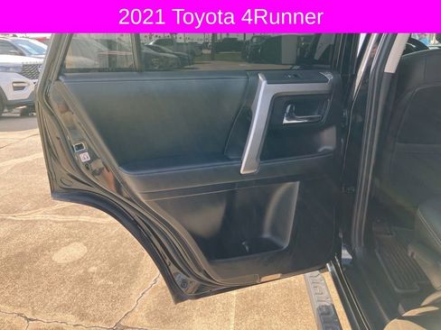 Used 2021 Toyota 4Runner SR5 Premium image 20
