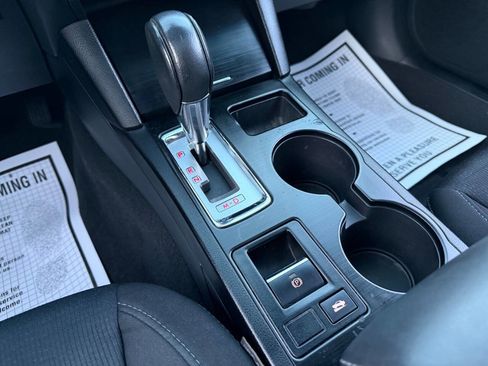 Used 2017 Subaru Legacy 2.5i Premium image 19